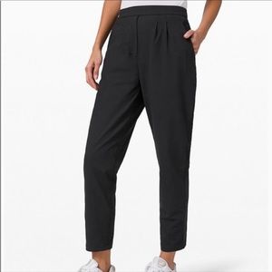 NWT LULULEMON ESSENTIAL HR TROUSER SIZE 6